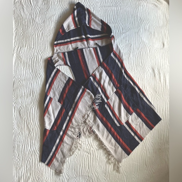 Garage Patterned Flowy Vest - Picture 4 of 4